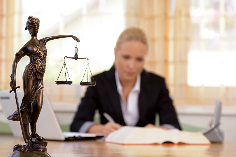 Read more about the article How To Pick Your Family Lawyer