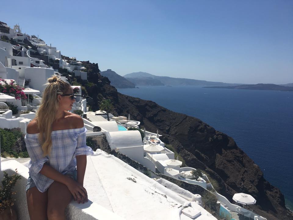 Read more about the article World’s Most Romantic Destinations: Santorini, Greece