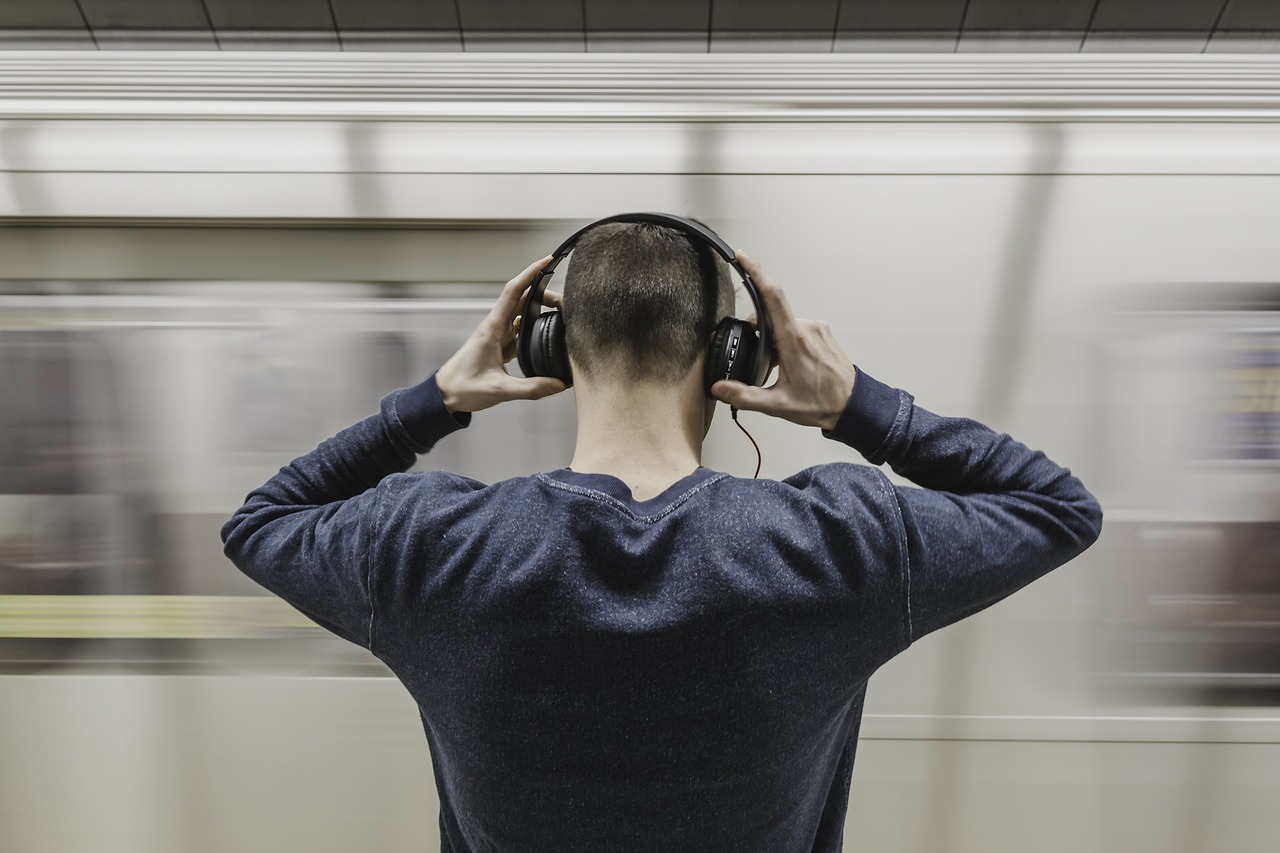 Read more about the article Three Quality Podcasts For Commuters